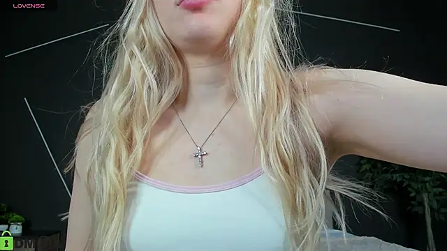 Snapshot of ChloeAlba chatting on 2, 5, 2026 ChloeAlba online show from 2, 5, 2026