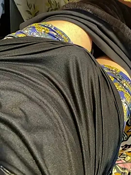 Snapshot of Saki_wtwtwt chatting on 23, 12, 2025 Saki wtwtwt online show from 23, 12, 2025