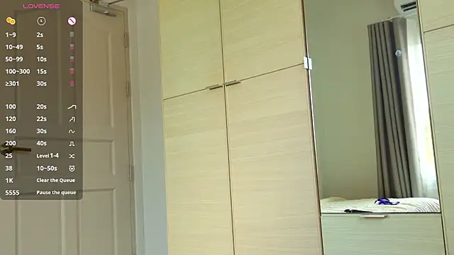 Snapshot of MilaReef chatting on 6, 2, 2026 MilaReef online show from 6, 2, 2026