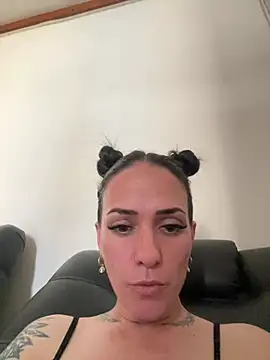 Snapshot of donatella07 chatting on 13, 1, 2026 donatella07 online show from 13, 1, 2026