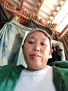 Snapshot of dakota-kis chatting on 23, 12, 2025 dakota-kis online show from 23, 12, 2025