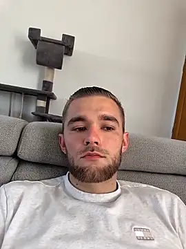 Snapshot of Benjamiinlt chatting on 9, 4, 2026 Benjamiinlt online show from 9, 4, 2026