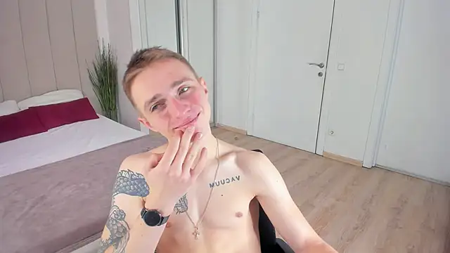 Snapshot of LEO__MILLER chatting on 5, 1, 2026 LEO MILLER online show from 5, 1, 2026