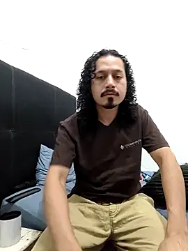 Snapshot of CarlosGM77 chatting on 30, 4, 2026 CarlosGM77 online show from 30, 4, 2026