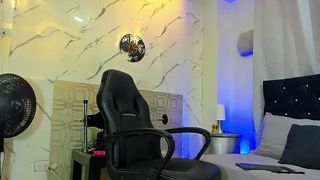 asher lux online show from 25, 2, 2026