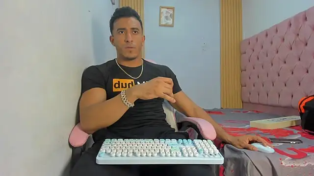 Snapshot of axelsavage042 chatting on 12, 1, 2026 axelsavage042 online show from 12, 1, 2026