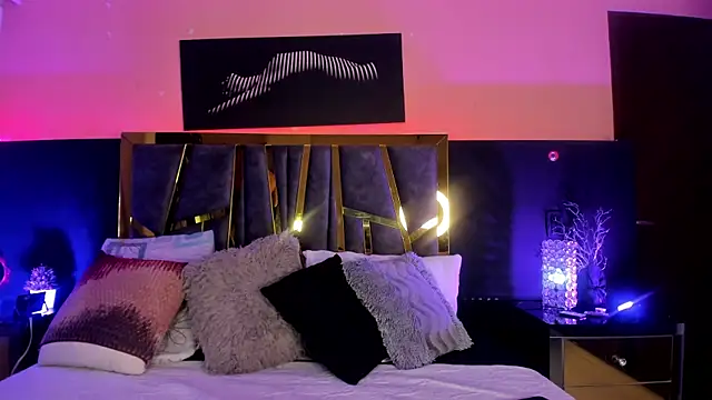 Chloe Connor online show from 27, 3, 2026