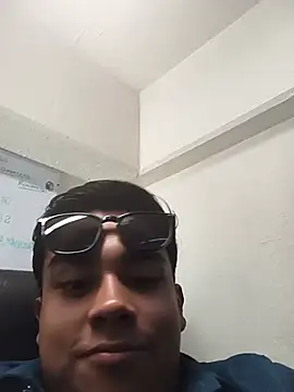 Yosoyelmismo-6737 online show from 17, 6, 2026