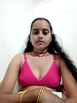 Snapshot of Madhuri_Love143 chatting on 16, 2, 2026 Madhuri Love143 online show from 16, 2, 2026