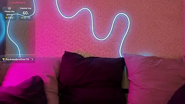 ValeryAlfie online show from 9, 3, 2026