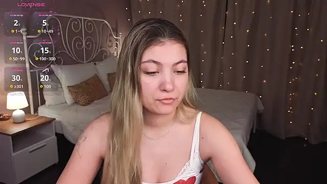 Snapshot of Angel__Grace chatting on 4, 3, 2026 Angel Grace online show from 4, 3, 2026