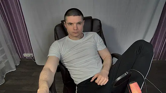 LoveMike1 online show from 14, 4, 2026