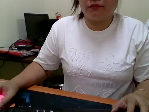 Sarah no land online show from 9, 4, 2026