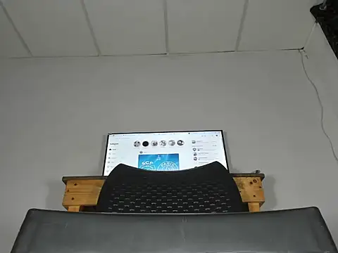 nickytabitch online show from 18, 1, 2026