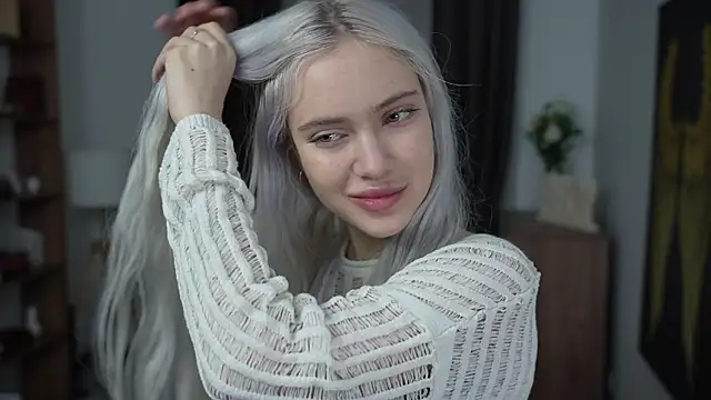 KristalCrowner online show from 8, 3, 2026