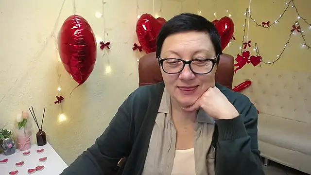 Snapshot of EmilyL0ve chatting on 5, 2, 2026 EmilyL0ve online show from 5, 2, 2026