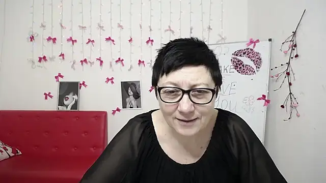 Snapshot of EmilyL0ve chatting on 22, 2, 2026 EmilyL0ve online show from 22, 2, 2026