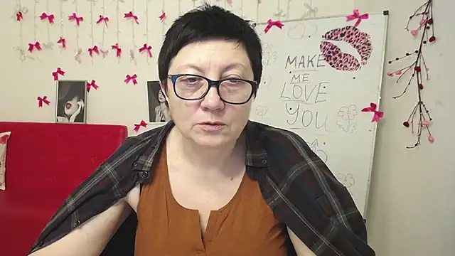 Snapshot of EmilyL0ve chatting on 26, 2, 2026 EmilyL0ve online show from 26, 2, 2026