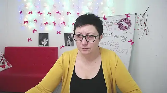 EmilyL0ve online show from 8, 3, 2026