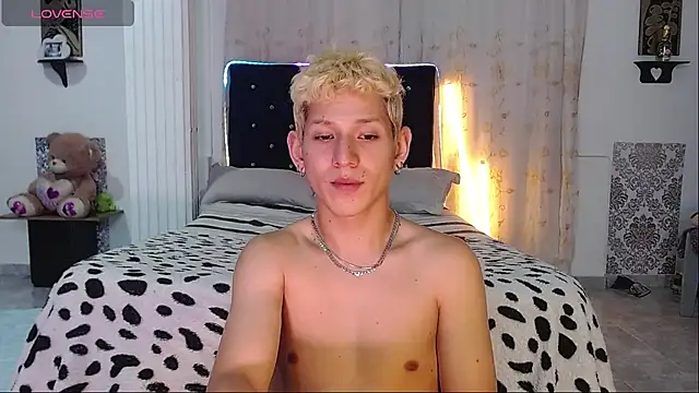 Snapshot of yorsamm_smit chatting on 7, 7, 2026 yorsamm smit online show from 7, 7, 2026