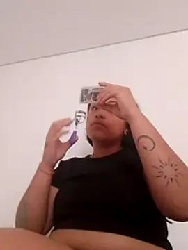 Luli2401 online show from 5, 1, 2026