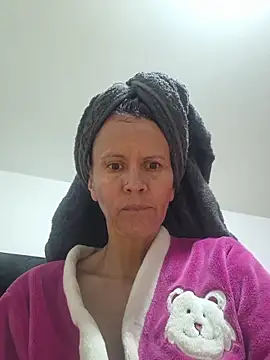 cintia love online show from 5, 4, 2026