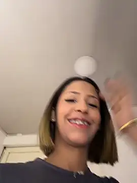 vicky bass  online show from 6, 6, 2026