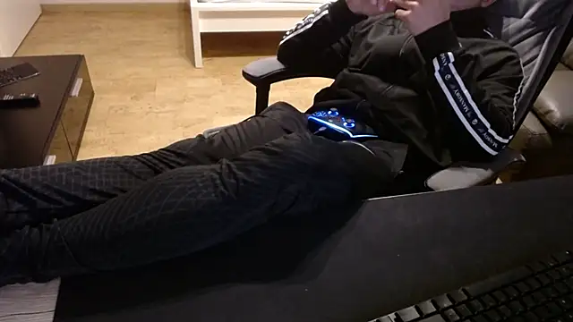 sensualman90 online show from 11, 1, 2026