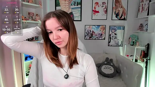 Layla Bloom online show from 28, 2, 2026