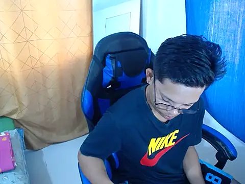 holly oreo online show from 19, 7, 2026