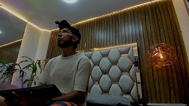 Snapshot of james__walsh chatting on 4, 2, 2026 james walsh online show from 4, 2, 2026