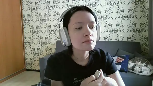 LxayBloom online show from 5, 3, 2026