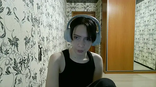 LxayBloom online show from 13, 4, 2026