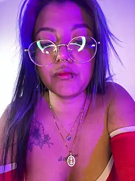 Snapshot of queen_of_you_heart chatting on 10, 4, 2026 queen of you heart online show from 10, 4, 2026