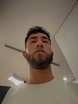 liam bronw online show from 14, 4, 2026