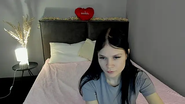 Snapshot of SkinyJoys chatting on 14, 2, 2026 SkinyJoys online show from 14, 2, 2026