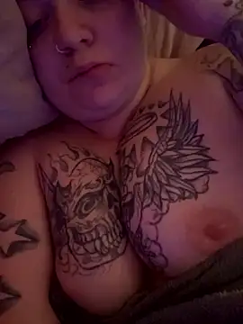 Snapshot of tattedma013 chatting on 15, 1, 2026 tattedma013 online show from 15, 1, 2026