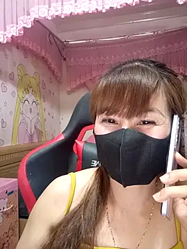 Quynhbae09 online show from 8, 4, 2026