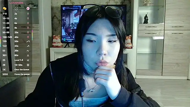 AprilOnilll online show from 21, 2, 2026