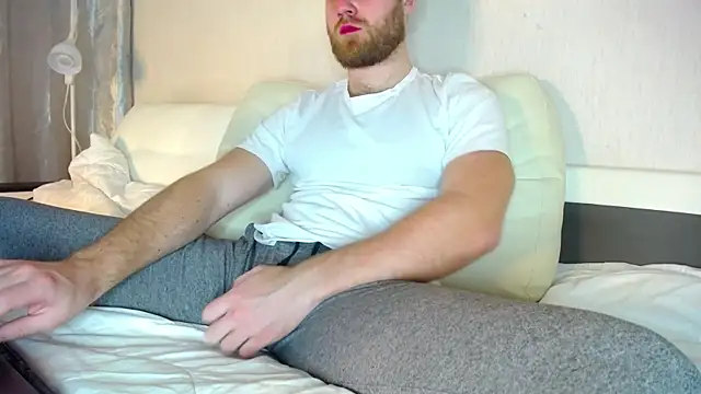 Snapshot of LorenzoLux chatting on 10, 3, 2025 LorenzoLux online show from 10, 3, 2025