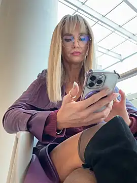 Snapshot of NaughtyNinky chatting on 19, 2, 2026 NaughtyNinky online show from 19, 2, 2026