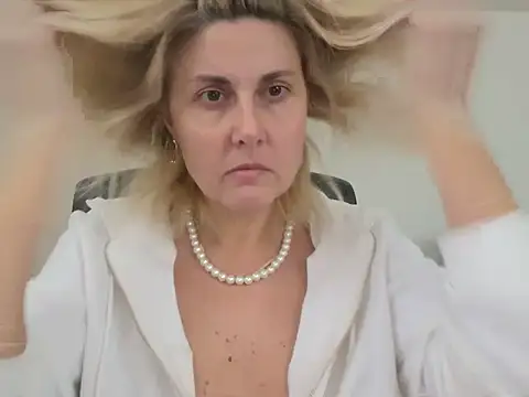 Amelia9798 online show from 6, 1, 2026