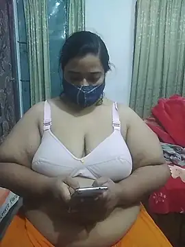 momo loves online show from 28, 2, 2026