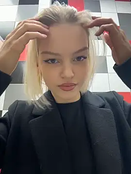 Snapshot of AshleyMur chatting on 4, 3, 2026 AshleyMur online show from 4, 3, 2026