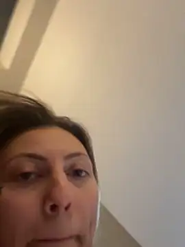 Snapshot of KellyKardashian chatting on 3, 2, 2026 KellyKardashian online show from 3, 2, 2026