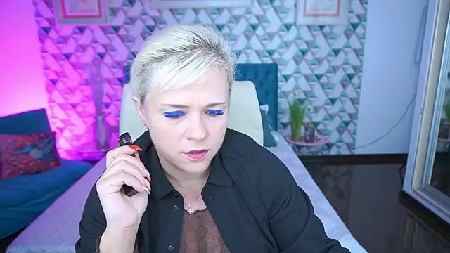 CrystalVibe online show from 11, 5, 2026