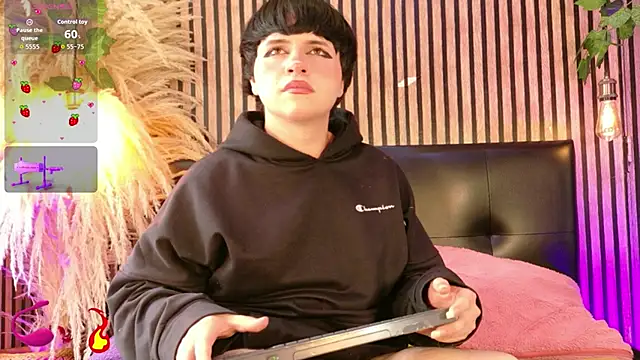 Hiddenhotcake online show from 12, 3, 2026