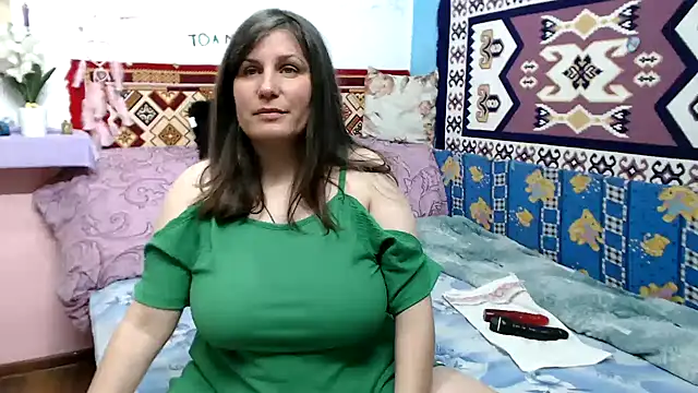 Adelinemilf online show from 19, 4, 2026