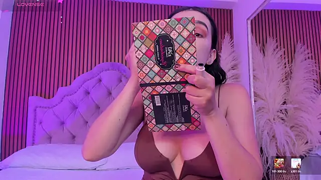 Violett hott  online show from 13, 2, 2026