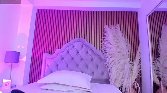 Violett hott  online show from 6, 3, 2026